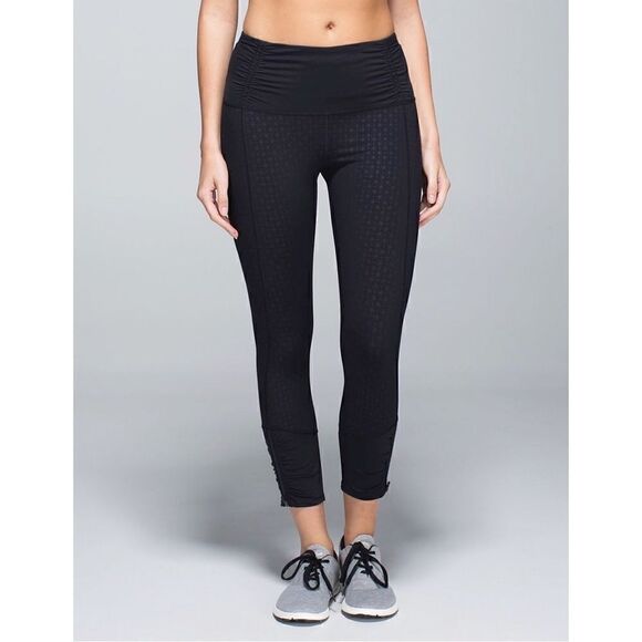 Lululemon Runday 7/8 Tri Geo Embossed Leggings Black Zippers Workout 2 - Picture 1 of 16